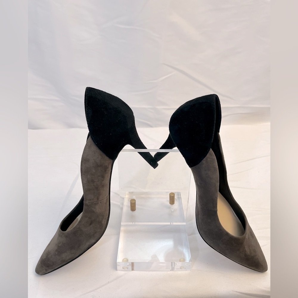 Enzo Angiolini Classic Sued Pumps